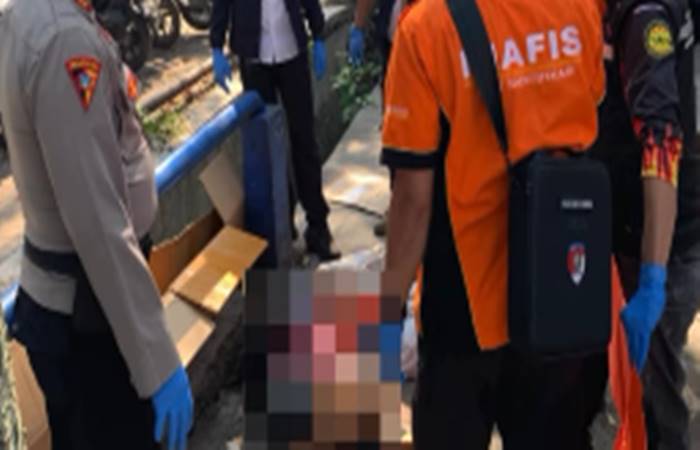 Pria Tanpa Identitas Ditemukan Tak Sadarkan Diri di Cikudapateuh Bandung, Petugas Gabungan Lakukan Penanganan Cepat Pria Tanpa Identitas Ditemukan Tak Sadarkan Diri di Cikudapateuh Bandung, Petugas Gabungan Lakukan Penanganan Cepat