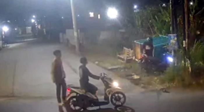Dua Pemotor Dikejar hingga Tabrak Kios di Cipatik, Polisi Pastikan Bukan Pembegalan Dua Pemotor Dikejar hingga Tabrak Kios di Cipatik, Polisi Pastikan Bukan Pembegalan