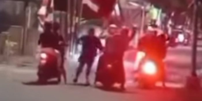 Keributan Remaja Diduga Libatkan Sajam Terekam Kamera Warga di Cipagalo Bandung