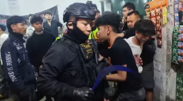 Dua Terduga Geng Motor Diamankan di Cibaduyut, Celurit Disita Polisi Dua Terduga Geng Motor Diamankan di Cibaduyut, Celurit Disita Polisi