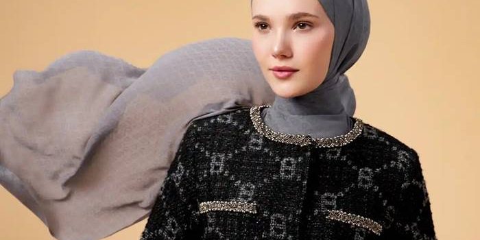 3. Georgette Tapis Shawl untuk Tampilan Formal yang Elegan